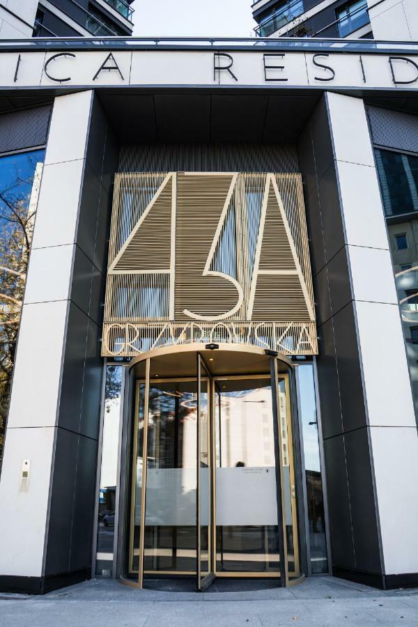 Vipwarsawapartments Sapphire Mennica Residence Exterior photo